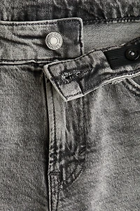 Relaxed Tapered Fit Jeans