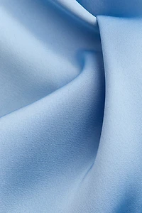 Robe à encolure bénitier