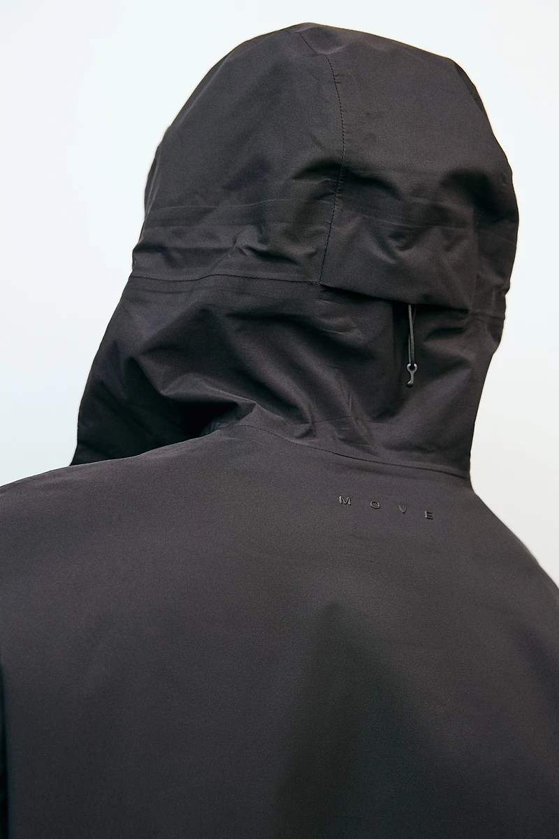 Rain Jacket with StormMove™
