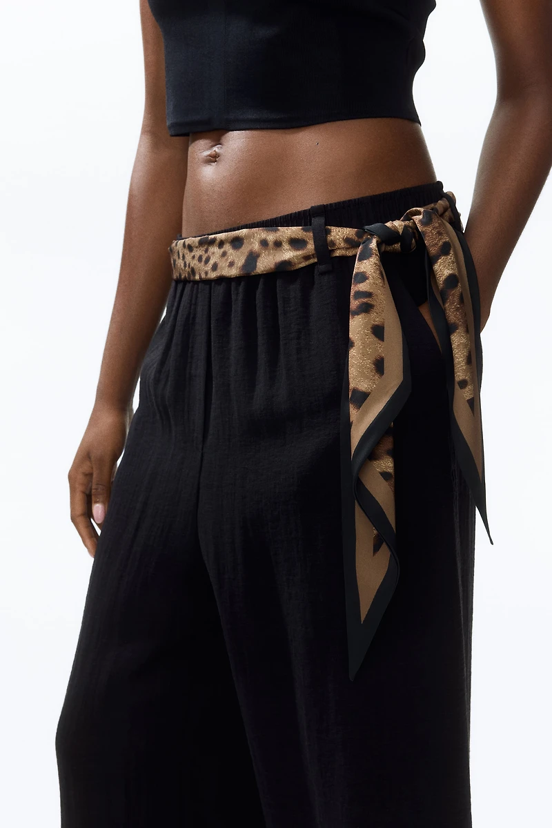 Pantalon en lin mélangé avec foulard