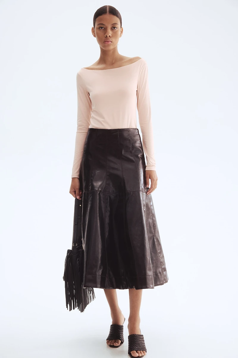 Haut à encolure bateau