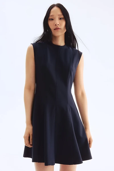 Minirobe avec jupe évasée