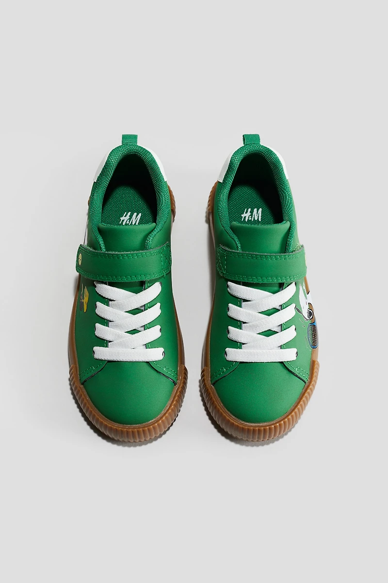 Sneakers