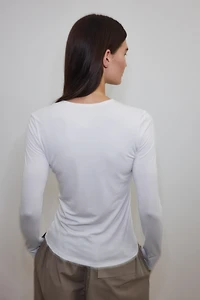 Haut chaud près du corps