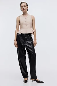 Chandail sans manches avec encolure en V et basque