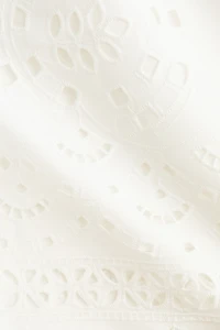 Short avec broderie anglaise