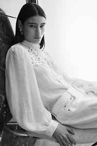 Blouse avec empiècement en dentelle