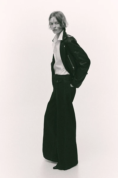 Jean taille haute avec jambes larges