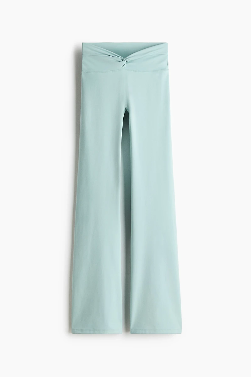 Flared Yoga Leggings with SoftMove™