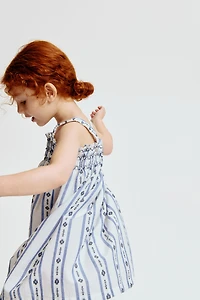 Robe smockée à bretelles fines