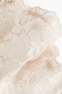 Underwired embroidered bra