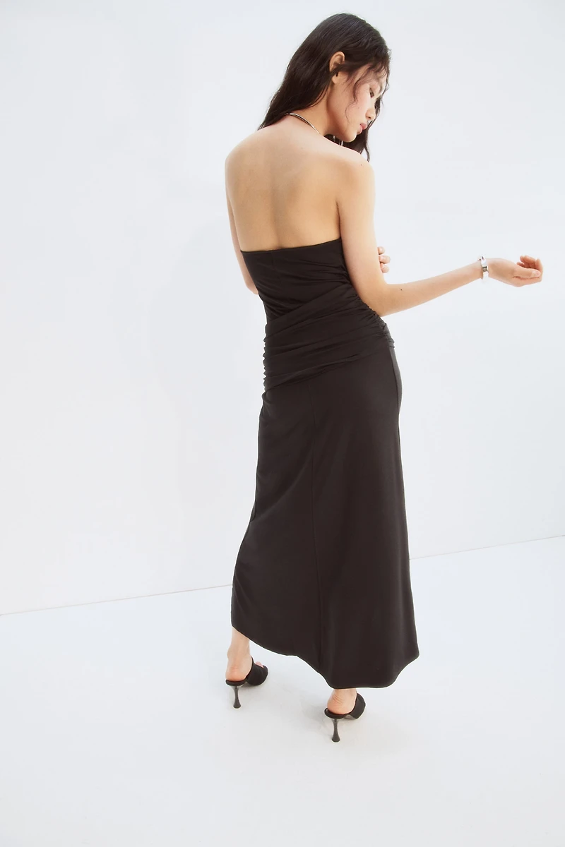 Robe à dos nu effet drapé