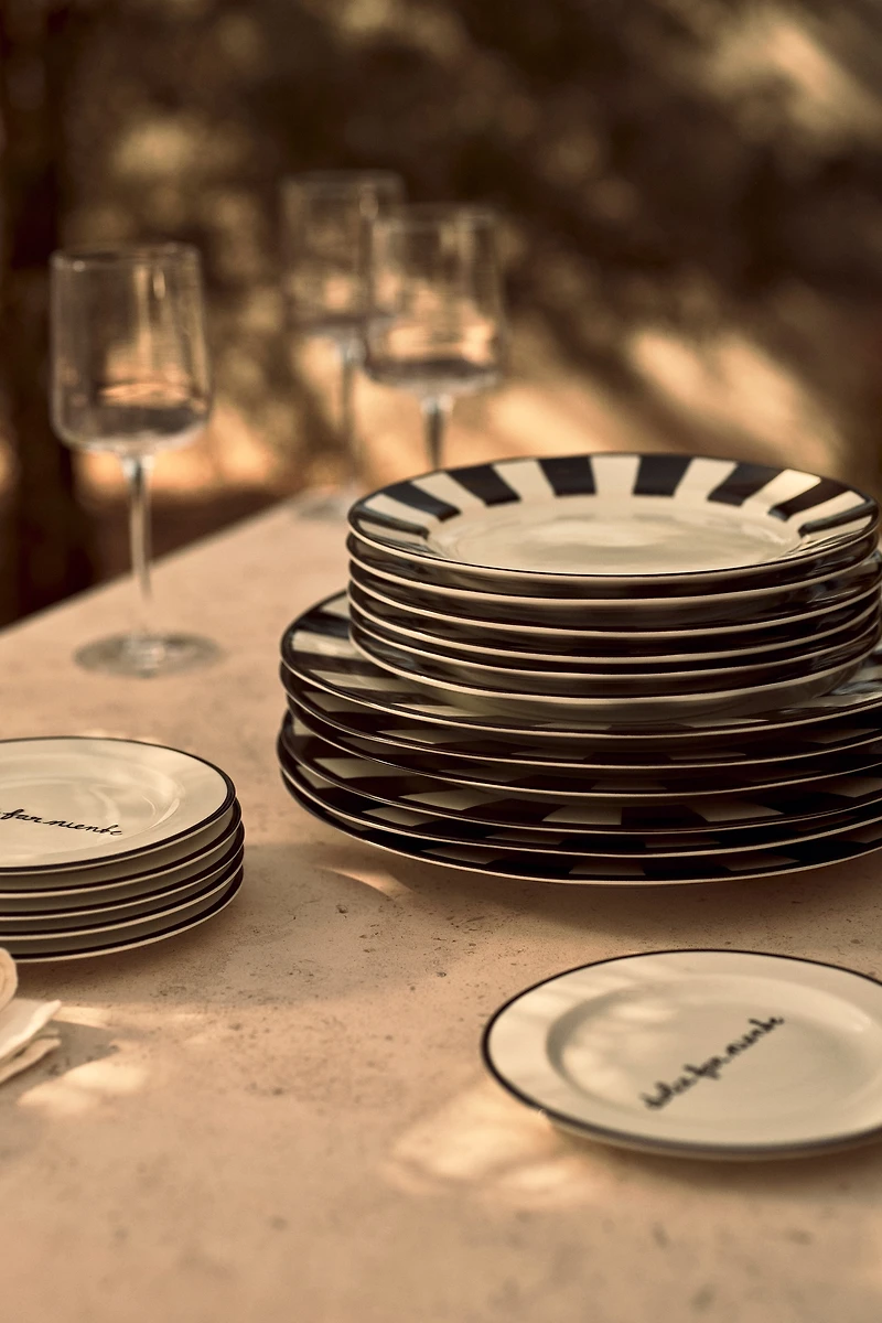 Medium-Sized Porcelain Plate