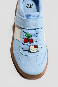 Motif-Detail Sneakers