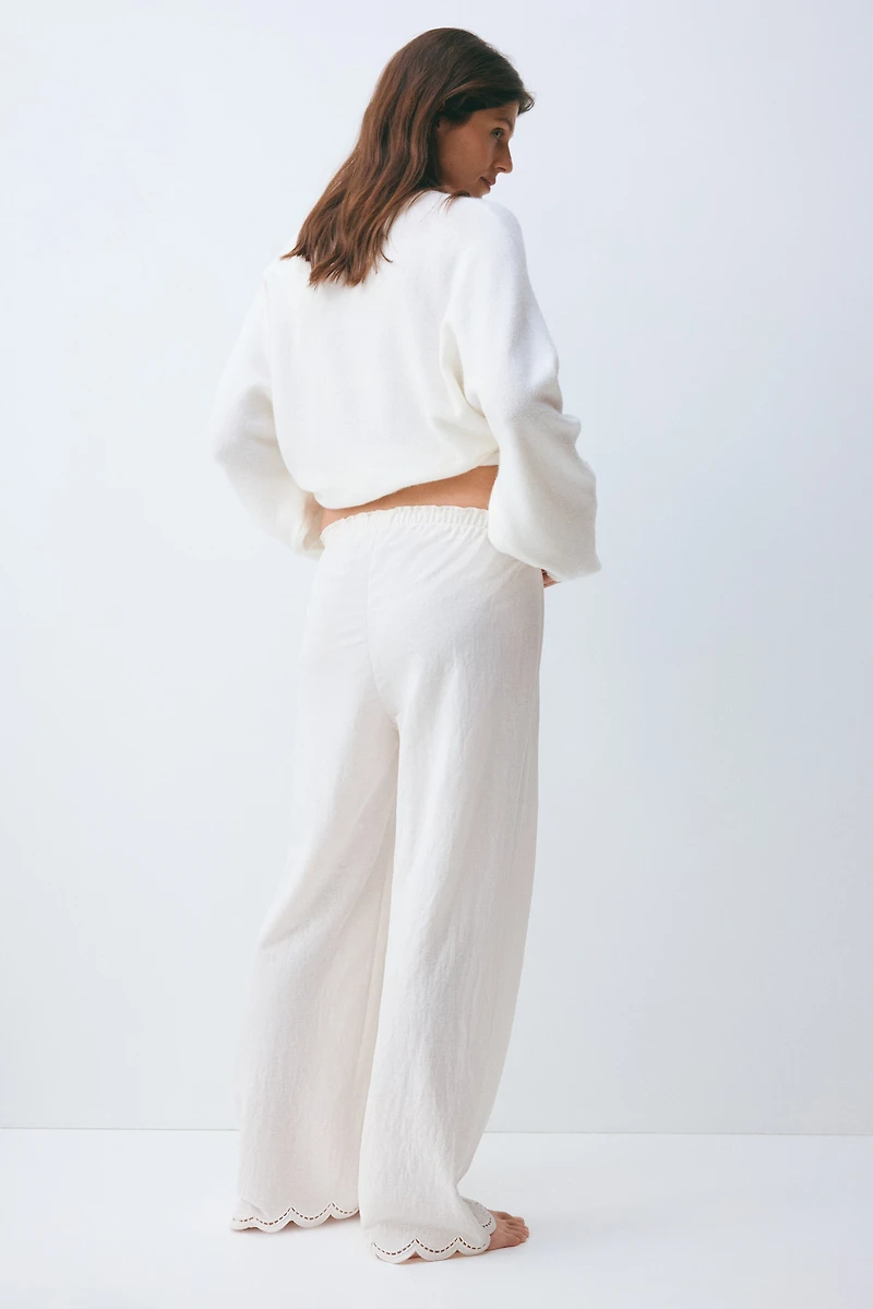 MAMA Scalloped Pull-On Pants