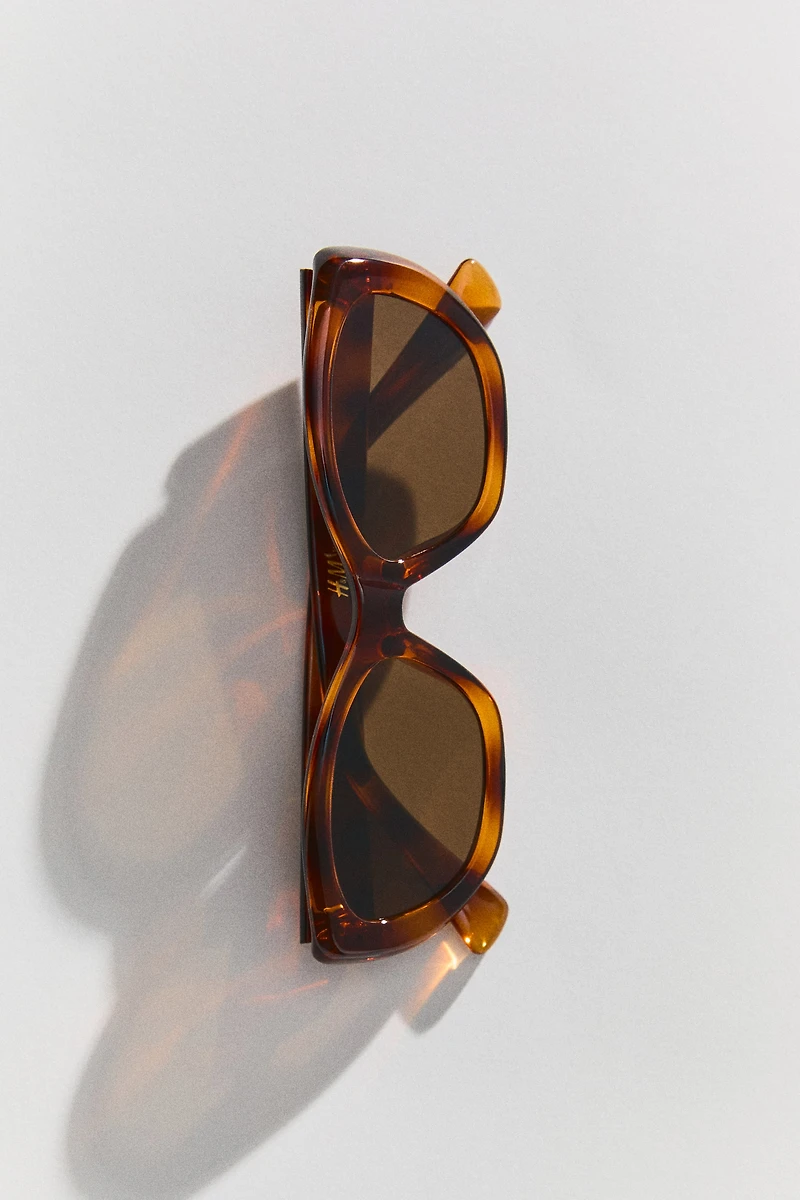 Lunettes de soleil yeux chat