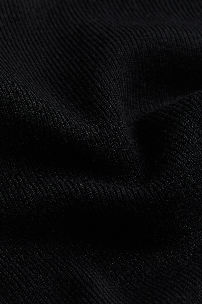 Shoulder-pad Sweater