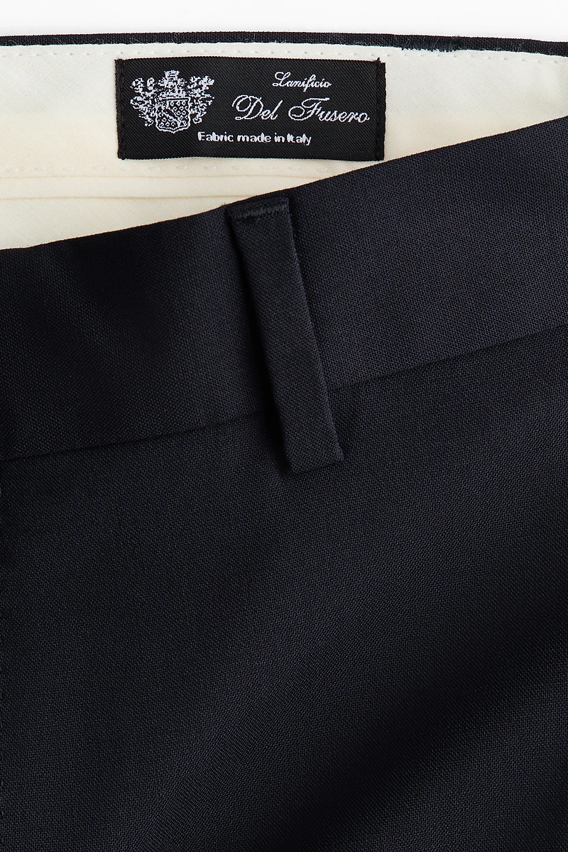 Pantalon de costume près du corps