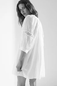 Robe tunique avec dentelle