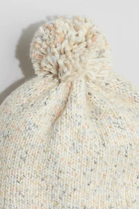Bonnet en tricot avec rabats d'oreilles
