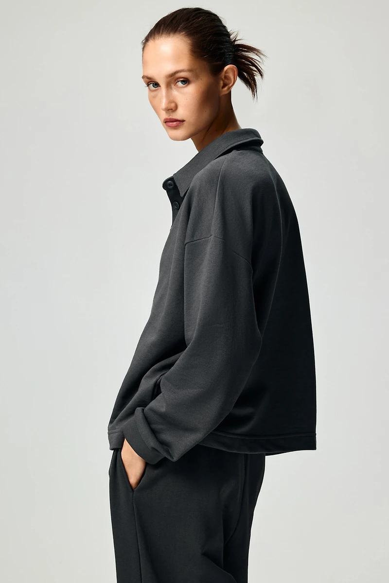 Sweatshirt with Collar
