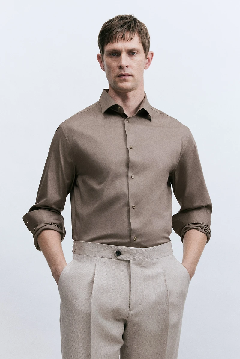 Chemise extensible près du corps