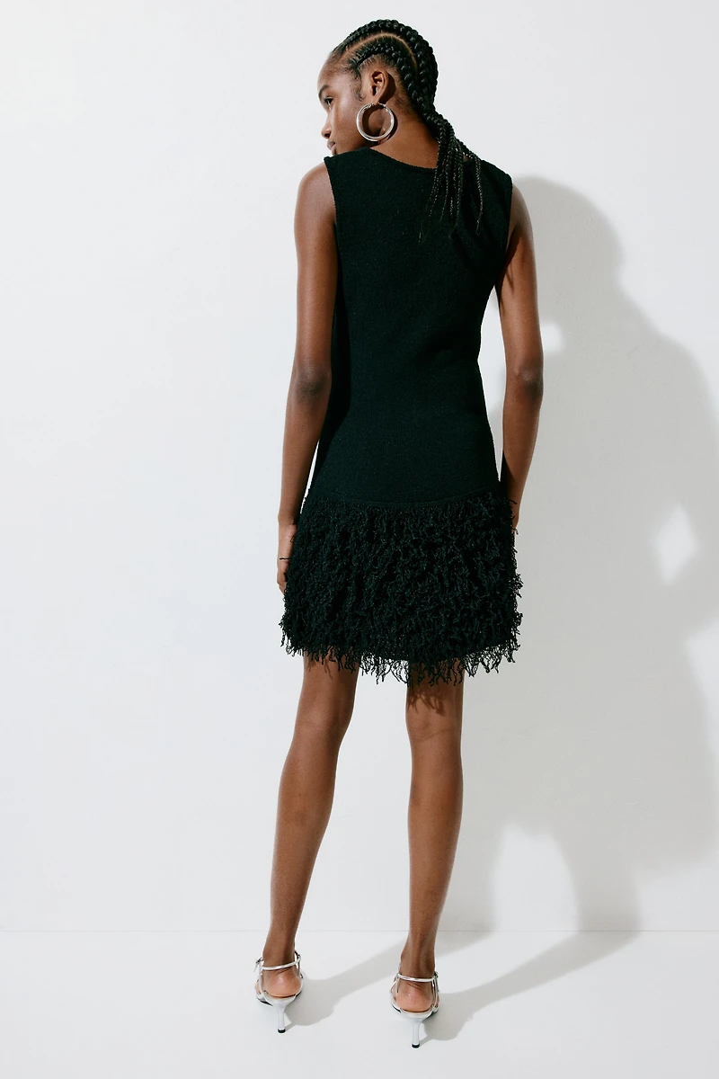 Robe en tricot avec franges