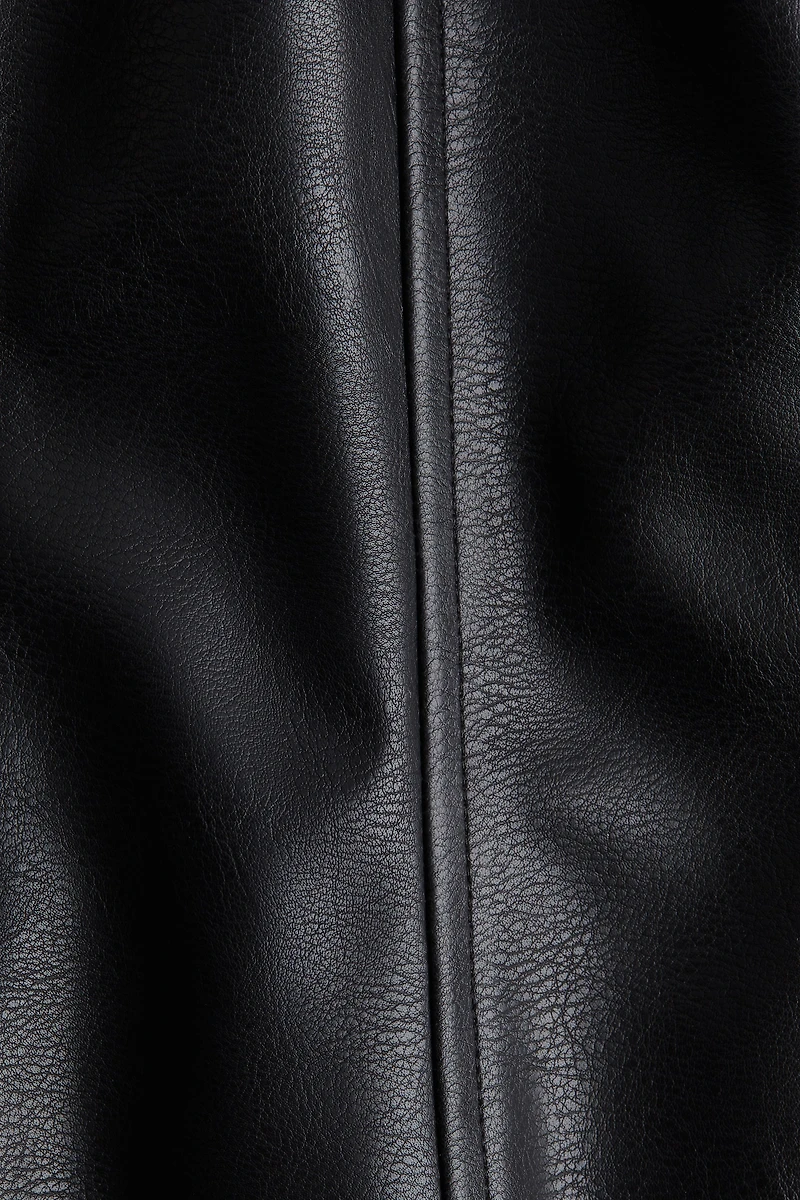 Robe en tissu enduit