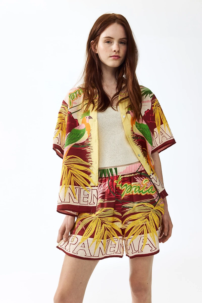 Short-Sleeved Patterned Shirt