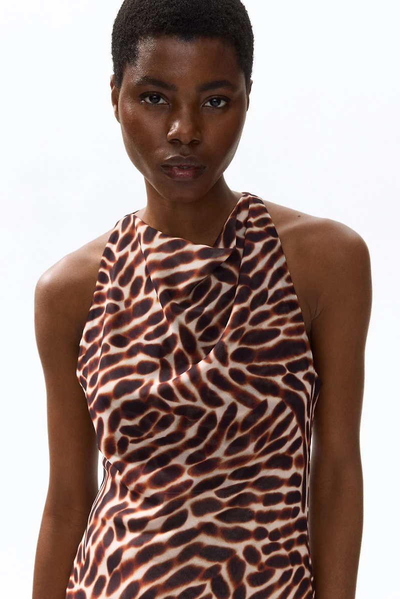 Robe sans manches avec encolure bénitier