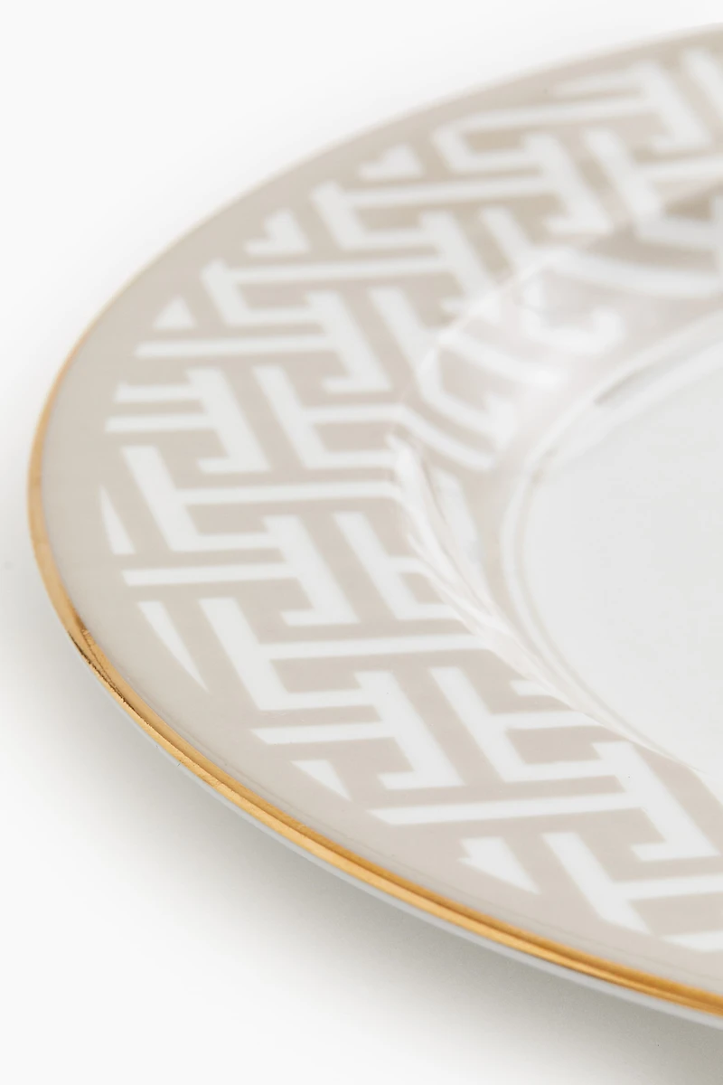 Assiette en porcelaine