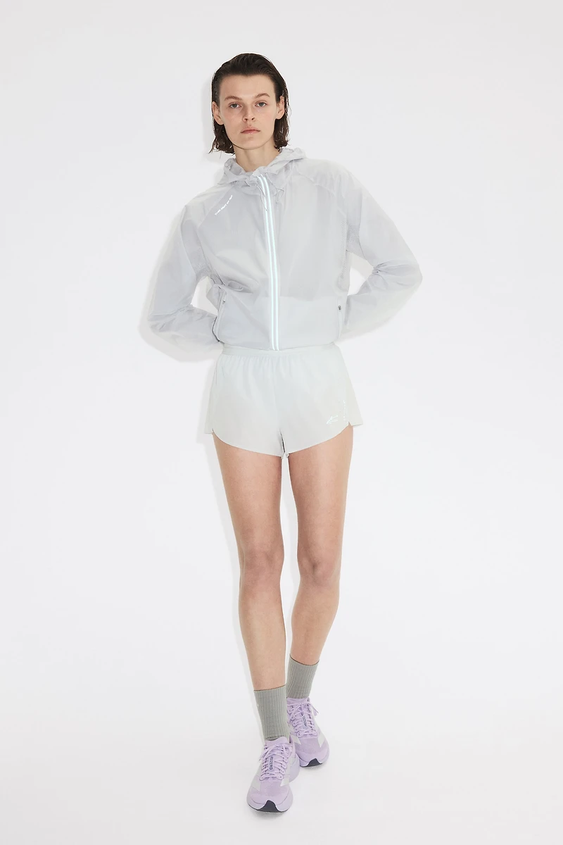 Loose-Fit Lightweight Running Jacket with DryMove™