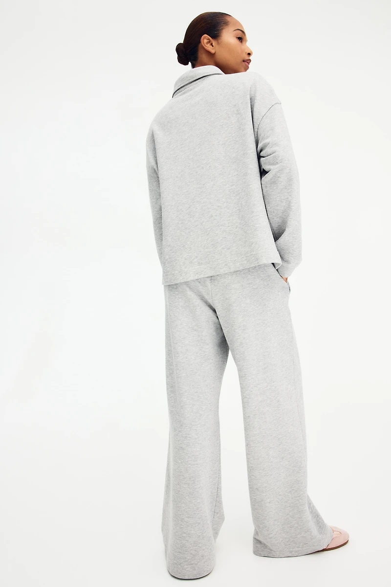 Sweatshirt with Collar