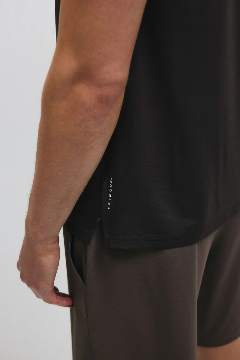 T-shirt sport épousant les muscles en DryMove🅪