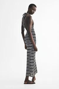 Robe dos nu en tricot