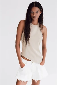 Haut asymétrique avec dos nu