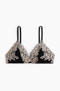 Soutien-gorge souple et paddé en dentelle