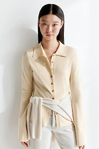 Haut à boutons en tricot fin