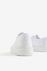 Chaussures de sport en toile
