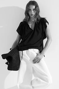 Blouse à manches volantées avec dentelle