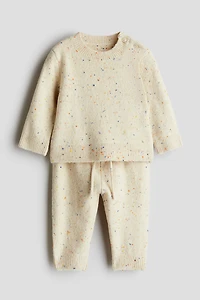 Ensemble 2 pièces avec chandail et pantalon