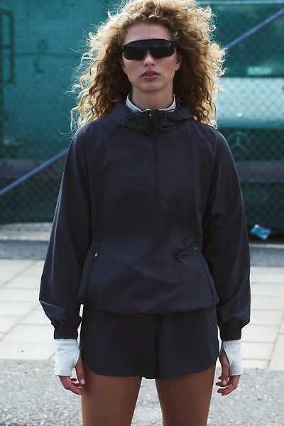 Running Anorak with DryMove™