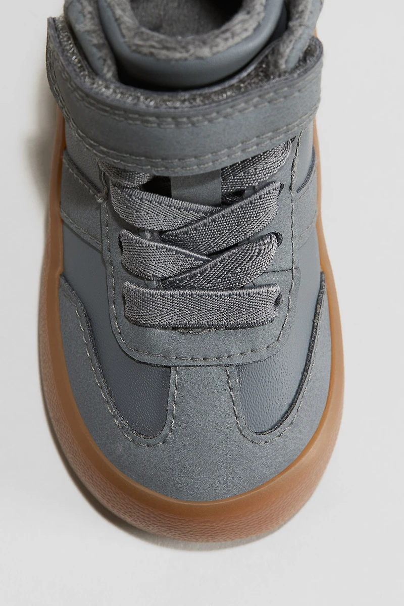 Chaussures de sport chaudement doublées