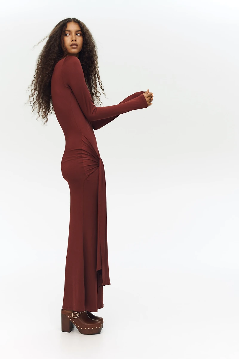 Robe en jersey avec détail à nouer