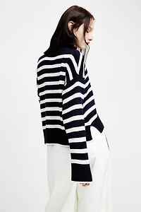 Fine-knit turtleneck jumper