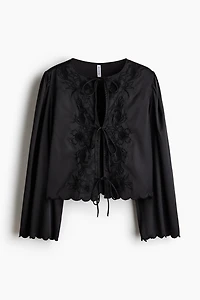Blouse à nouer en satin