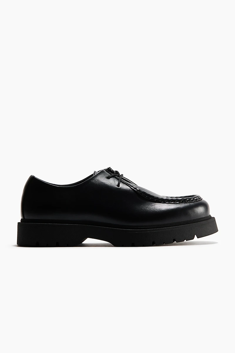 Chaussures à lacets