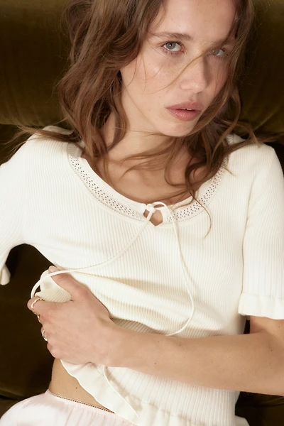 Haut à volants en tricot côtelé