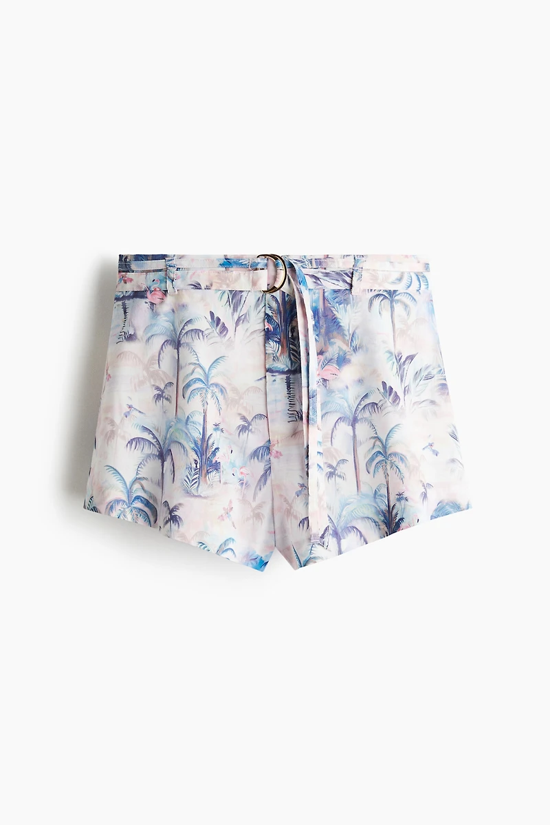 Short taille haute avec ceinture