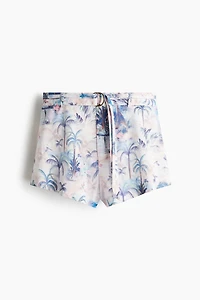 Short taille haute avec ceinture